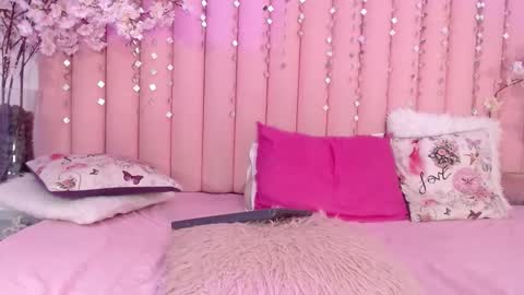 Snapshot of kailye_jones chatting on February 18, 12:48 am kailye Jones online show from February 18, 12:48 am