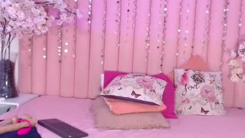 Snapshot of kailye_jones chatting on March 8, 11:18 pm kailye Jones online show from March 8, 11:18 pm