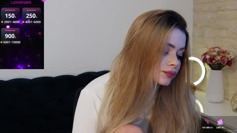 Snapshot of kailyn_moen01 chatting on December 6, 7:23 pm Kailyn online show from December 6, 7:23 pm