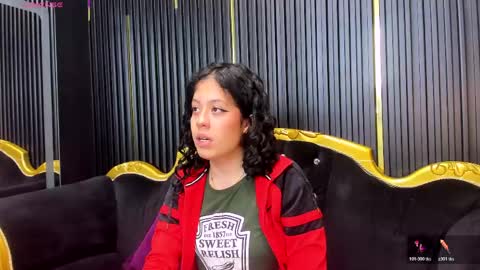 Snapshot of kaira_luxury chatting on May 6, 3:02 am kaira_luxury online show from May 6, 3:02 am