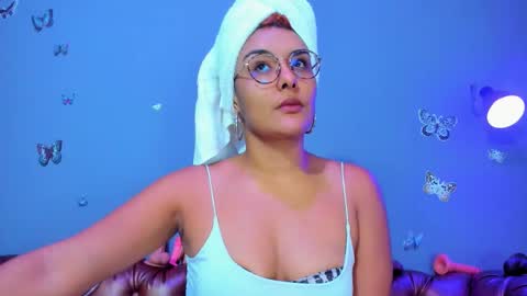 kaira_mosse_ online show from March 14, 12:21 pm