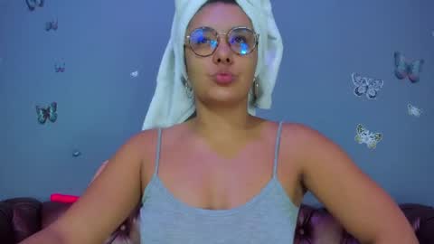 kaira_mosse_ online show from July 18, 11:47 am