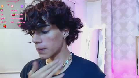 Snapshot of kaisage_tay chatting on April 8, 3:17 am kaisage_tay online show from April 8, 3:17 am