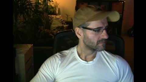 Snapshot of kakarotogordo chatting on November 17, 3:01 am kakarotogordo online show from November 17, 3:01 am