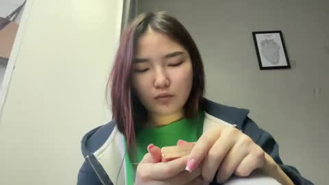 Sakura online show from April 19, 1:21 pm