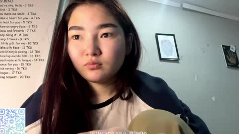 Sakura online show from April 28, 10:15 pm