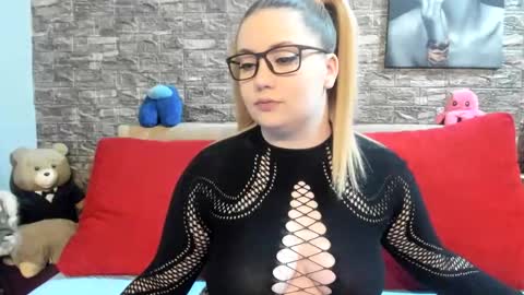 kalindahot online show from February 19, 8:05 pm