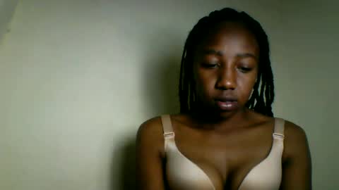 kalyssia_belle online show from July 6, 10:45 am