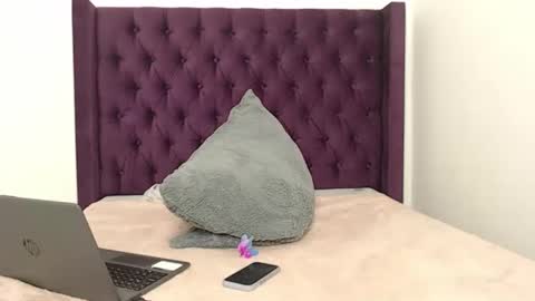 KamiYOscar online show from February 18, 1:45 am