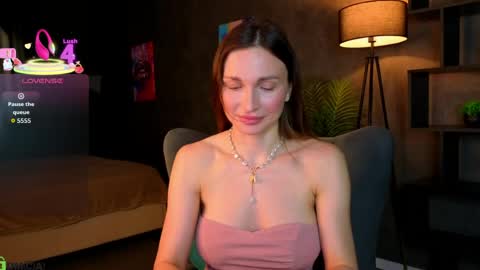 Snapshot of kamila_lee chatting on June 6, 6:07 am Kamila GMT2 Tue 10 AM - 4 PMWed 3-9 AM Thur 3-9 AM Fri 3-9 AM Sat 10 AM - 4 PM. online show from June 6, 6:07 am