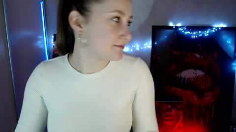 kamilla_love_ online show from April 22, 12:07 pm