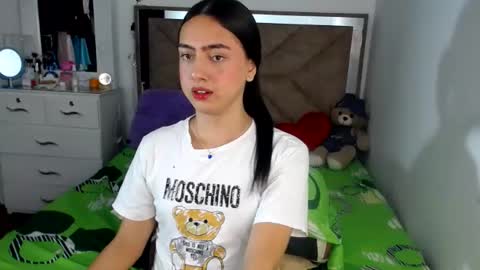 Snapshot of kammi_candy chatting on June 14, 1:36 am -- kammi -- online show from June 14, 1:36 am