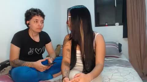 Snapshot of kammy_cami chatting on May 3, 11:55 pm kammy y camila online show from May 3, 11:55 pm