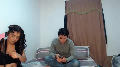 Snapshot of kammy_cami chatting on May 11, 4:04 pm kammy y camila online show from May 11, 4:04 pm