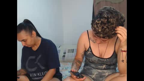 Snapshot of kammy_cami chatting on May 19, 9:48 am kammy y camila online show from May 19, 9:48 am
