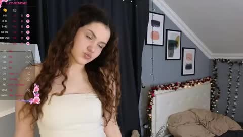 Snapshot of kamy_rout chatting on April 12, 9:31 pm Milli online show from April 12, 9:31 pm