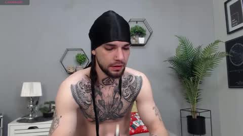 Snapshot of kanehunter chatting on April 21, 8:34 pm Kane online show from April 21, 8:34 pm