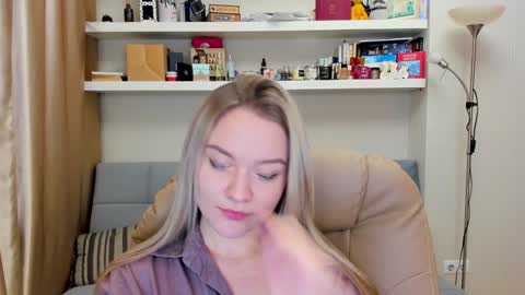 Snapshot of kara_smith_ chatting on December 2, 10:23 pm Kara. Off from 15th till 24th of December online show from December 2, 10:23 pm