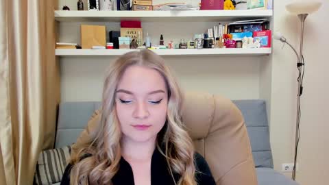 Snapshot of kara_smith_ chatting on January 11, 10:51 pm Kara. Off from 15th till 24th of December online show from January 11, 10:51 pm