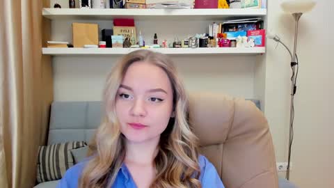 Snapshot of kara_smith_ chatting on January 19, 12:49 am Kara. Off from 15th till 24th of December online show from January 19, 12:49 am