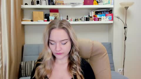 Snapshot of kara_smith_ chatting on January 22, 10:26 pm Kara. Off from 15th till 24th of December online show from January 22, 10:26 pm