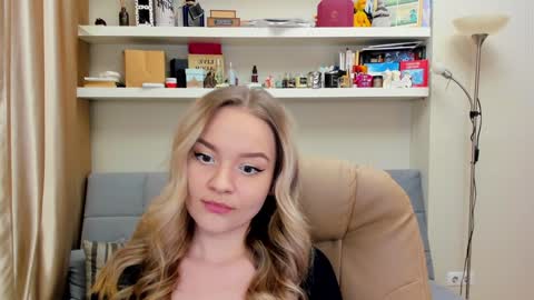 Snapshot of kara_smith_ chatting on January 29, 11:35 pm Kara. Off from 15th till 24th of December online show from January 29, 11:35 pm