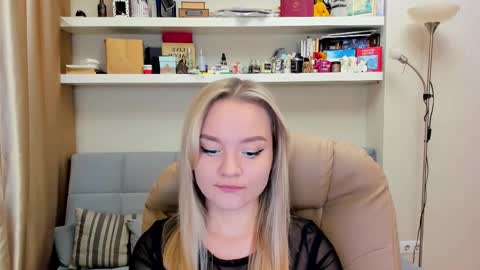 Snapshot of kara_smith_ chatting on February 22, 12:38 am Kara. Off from 15th till 24th of December online show from February 22, 12:38 am