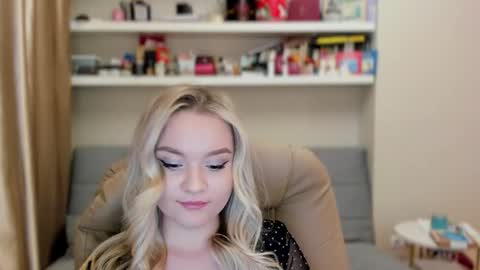 Snapshot of kara_smith_ chatting on June 5, 11:21 pm Kara. Off from 15th till 24th of December online show from June 5, 11:21 pm
