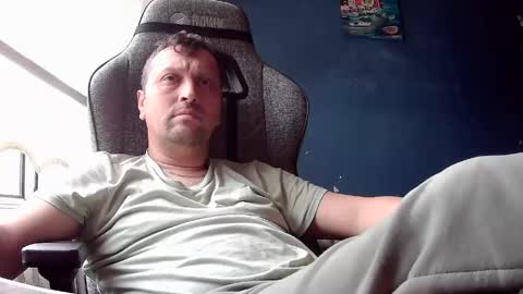 Snapshot of karasimsek54 chatting on April 23, 8:24 am karasimsek54 online show from April 23, 8:24 am