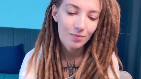 Snapshot of karatart chatting on October 10, 11:09 am Kara online show from October 10, 11:09 am