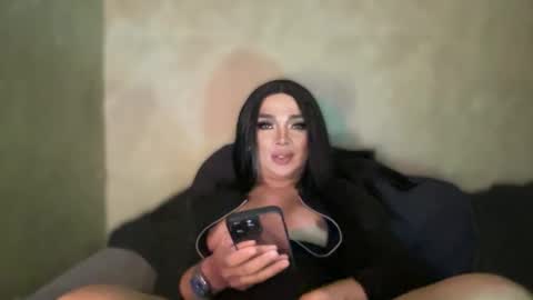 Snapshot of kardeyfynes chatting on December 19, 12:45 pm MARIA online show from December 19, 12:45 pm