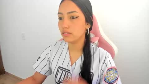 Snapshot of karely_sweet_ chatting on May 22, 3:17 pm karely_sweet_ online show from May 22, 3:17 pm