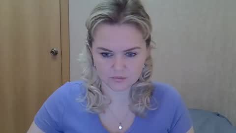 Snapshot of karennelsonx chatting on April 19, 6:56 am karennelsonx online show from April 19, 6:56 am