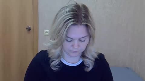 Snapshot of karennelsonx chatting on April 23, 12:29 pm karennelsonx online show from April 23, 12:29 pm