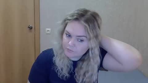 Snapshot of karennelsonx chatting on May 2, 8:41 am karennelsonx online show from May 2, 8:41 am