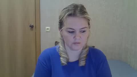 Snapshot of karennelsonx chatting on May 7, 5:29 pm karennelsonx online show from May 7, 5:29 pm