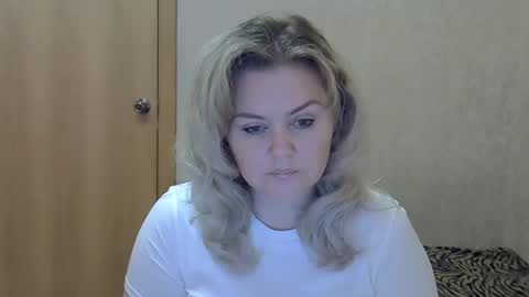 Snapshot of karennelsonx chatting on May 11, 2:45 pm karennelsonx online show from May 11, 2:45 pm
