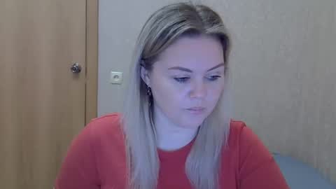 Snapshot of karennelsonx chatting on May 19, 12:11 pm karennelsonx online show from May 19, 12:11 pm