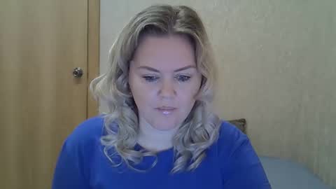 Snapshot of karennelsonx chatting on May 22, 8:10 am karennelsonx online show from May 22, 8:10 am
