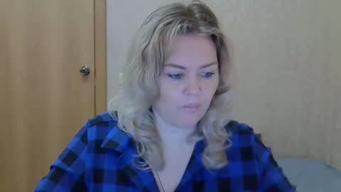 Snapshot of karennelsonx chatting on May 28, 8:44 am karennelsonx online show from May 28, 8:44 am