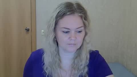 Snapshot of karennelsonx chatting on June 2, 1:02 pm karennelsonx online show from June 2, 1:02 pm