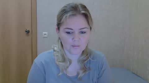 Snapshot of karennelsonx chatting on June 7, 9:35 am karennelsonx online show from June 7, 9:35 am
