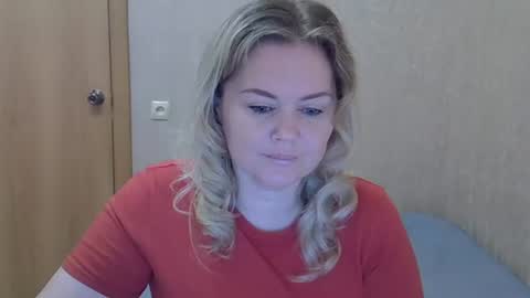 Snapshot of karennelsonx chatting on June 12, 1:32 pm karennelsonx online show from June 12, 1:32 pm