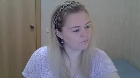 Snapshot of karennelsonx chatting on June 15, 8:16 am karennelsonx online show from June 15, 8:16 am