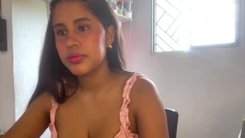 Snapshot of kariina_candy chatting on June 3, 8:47 pm kariina candy and fox online show from June 3, 8:47 pm
