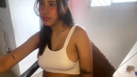 Snapshot of kariina_candy chatting on June 5, 7:41 pm kariina candy and fox online show from June 5, 7:41 pm