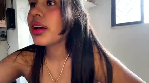 Snapshot of kariina_candy chatting on June 17, 4:41 pm kariina candy and fox online show from June 17, 4:41 pm