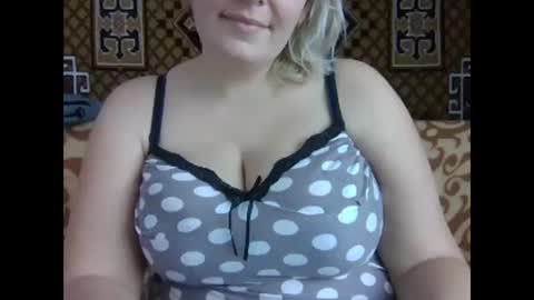Snapshot of karilina_hi chatting on December 13, 10:19 am Karilina Hi online show from December 13, 10:19 am