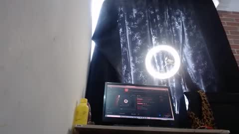 Snapshot of karima_sarabe chatting on May 1, 5:17 pm karima_sarabe online show from May 1, 5:17 pm
