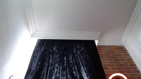 Snapshot of karima_sarabe chatting on June 5, 5:51 pm karima_sarabe online show from June 5, 5:51 pm